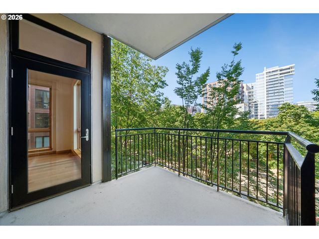 1030 Nw Johnson St 323, Portland, OR 97209