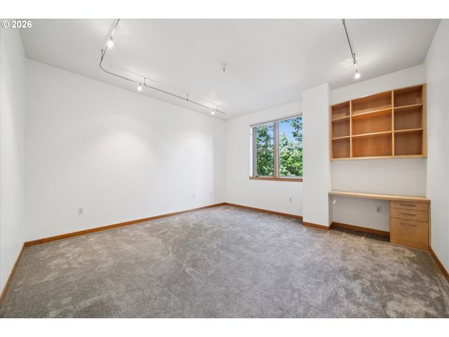 1030 Nw Johnson St 323, Portland, OR 97209