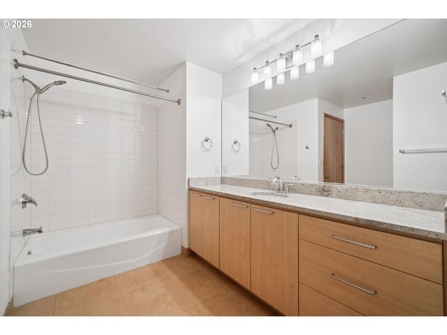 1030 Nw Johnson St 323, Portland, OR 97209
