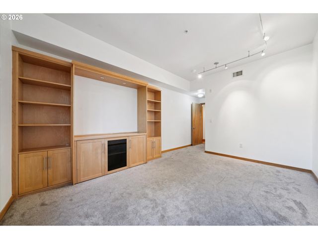 1030 Nw Johnson St 323, Portland, OR 97209