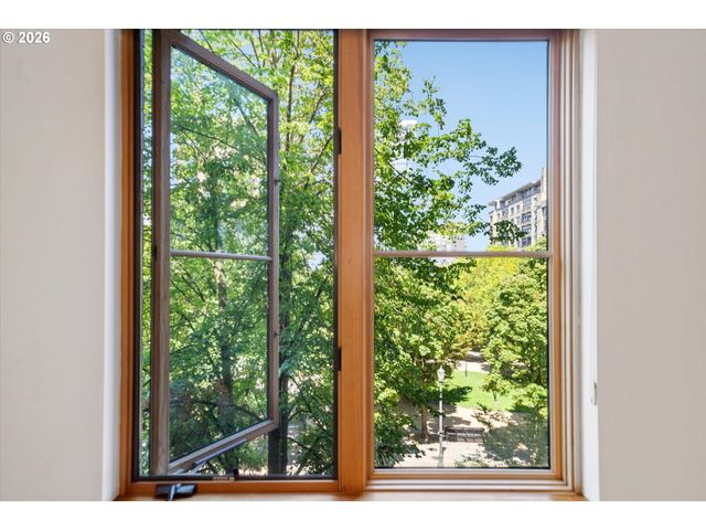 1030 Nw Johnson St 323, Portland, OR 97209