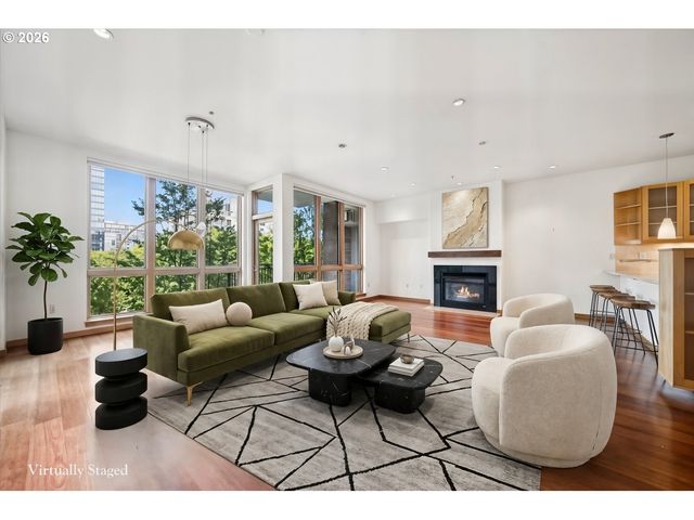 1030 Nw Johnson St 323, Portland, OR 97209