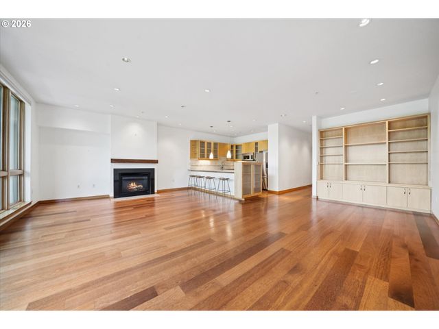 1030 Nw Johnson St 323, Portland, OR 97209