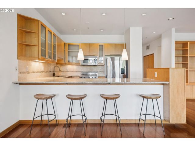 1030 Nw Johnson St 323, Portland, OR 97209
