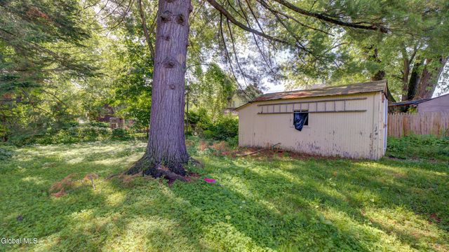 8 McKinley Place, Gloversville, NY 12078