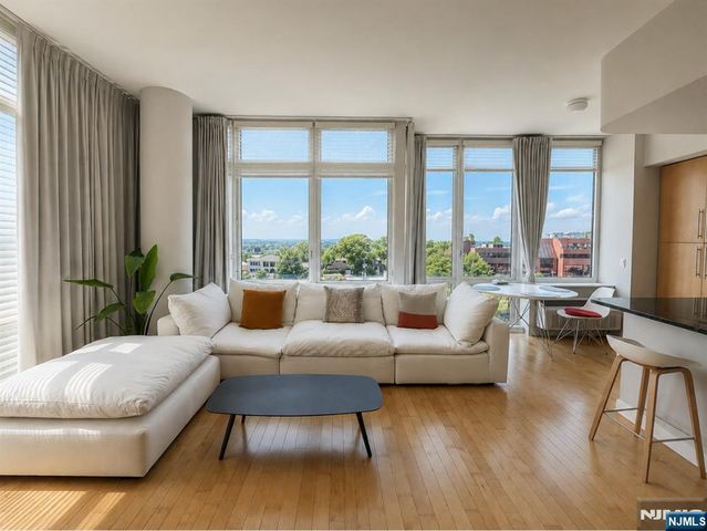 800 12th Street 909, Palisades Park, NJ 07650