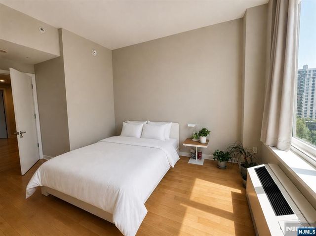 800 12th Street 909, Palisades Park, NJ 07650