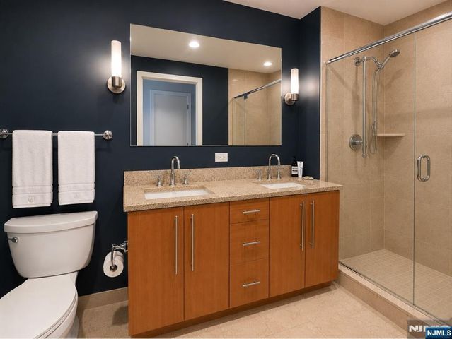 800 12th Street 909, Palisades Park, NJ 07650