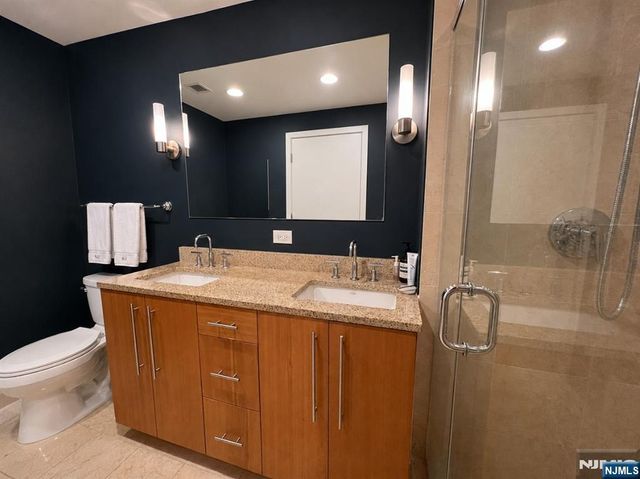 800 12th Street 909, Palisades Park, NJ 07650