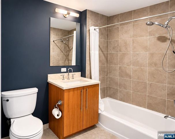 800 12th Street 909, Palisades Park, NJ 07650