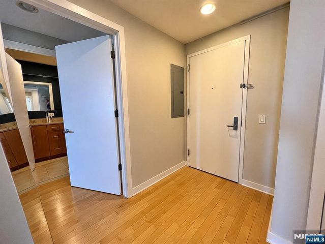 800 12th Street 909, Palisades Park, NJ 07650