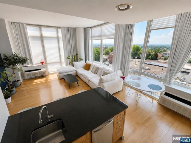 800 12th Street 909, Palisades Park, NJ 07650