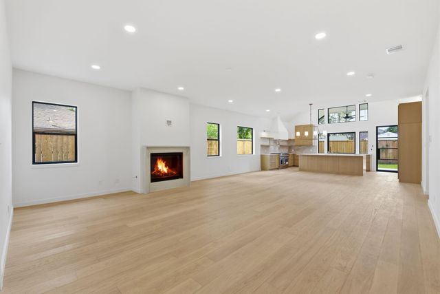 959 Althea Drive, Houston, TX 77018