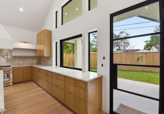 959 Althea Drive, Houston, TX 77018