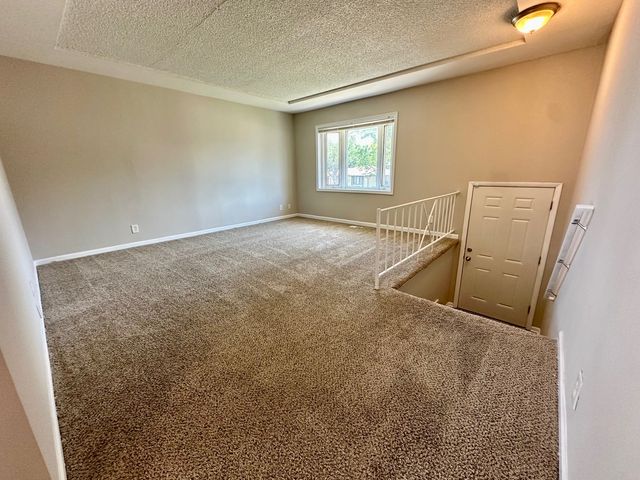 814 Surrey Drive, Streamwood, IL 60107