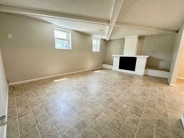 814 Surrey Drive, Streamwood, IL 60107