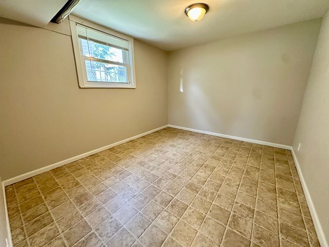 814 Surrey Drive, Streamwood, IL 60107