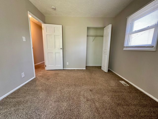 814 Surrey Drive, Streamwood, IL 60107