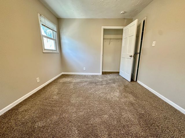 814 Surrey Drive, Streamwood, IL 60107