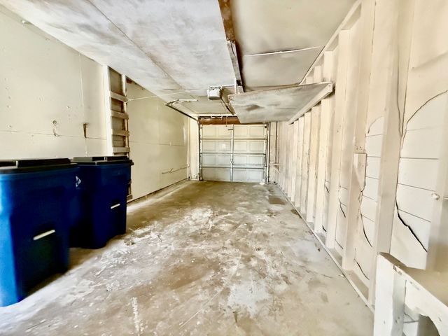 512 NW Lorna Street, Burleson, TX 76028