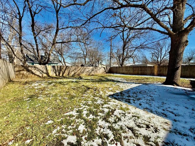 512 NW Lorna Street, Burleson, TX 76028