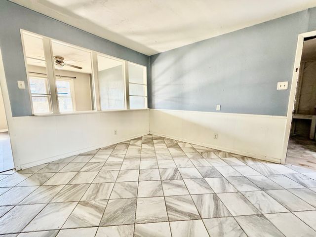 512 NW Lorna Street, Burleson, TX 76028