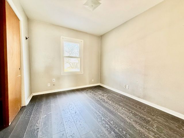 512 NW Lorna Street, Burleson, TX 76028