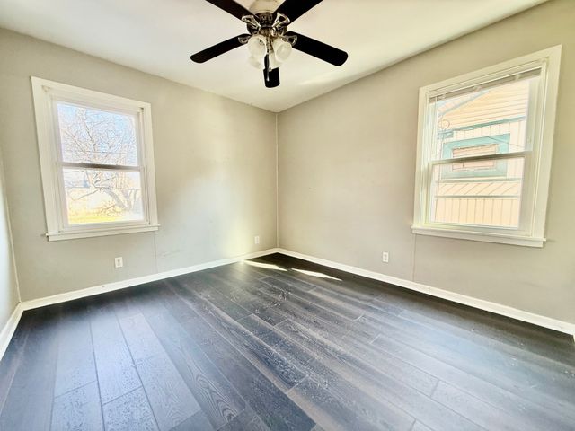 512 NW Lorna Street, Burleson, TX 76028