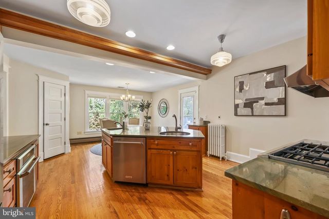 605 JOHNSTON PL, Alexandria, VA 22301