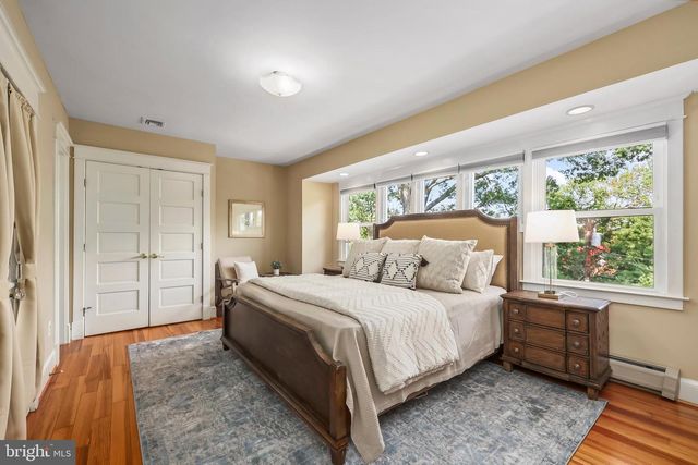 605 JOHNSTON PL, Alexandria, VA 22301