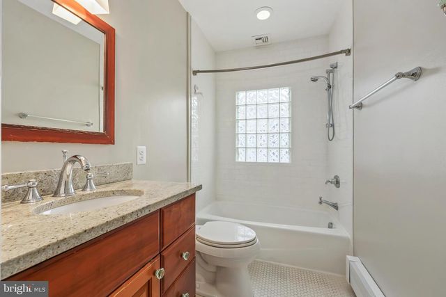 605 JOHNSTON PL, Alexandria, VA 22301