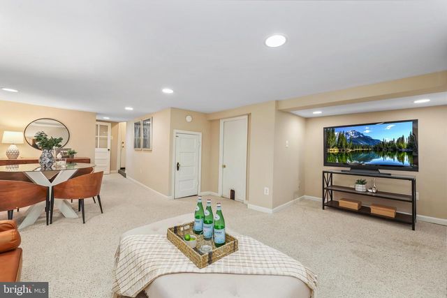 605 JOHNSTON PL, Alexandria, VA 22301
