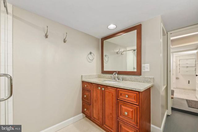 605 JOHNSTON PL, Alexandria, VA 22301