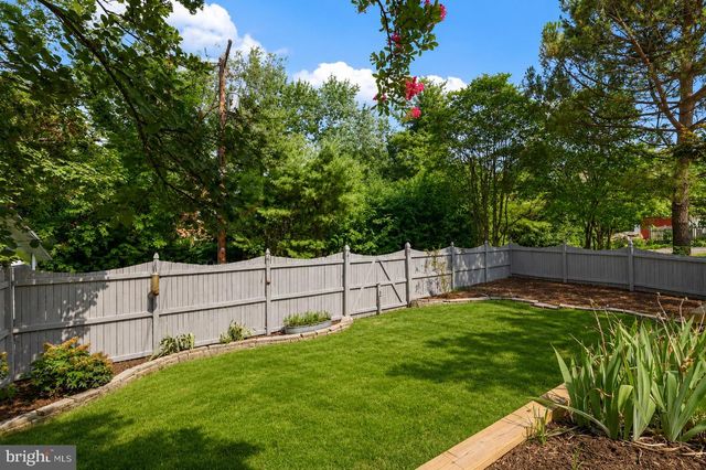 605 JOHNSTON PL, Alexandria, VA 22301