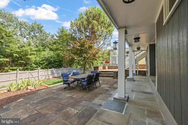 605 JOHNSTON PL, Alexandria, VA 22301