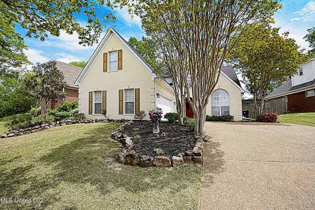 1230 E Cross Creek Drive, Hernando, MS 38632