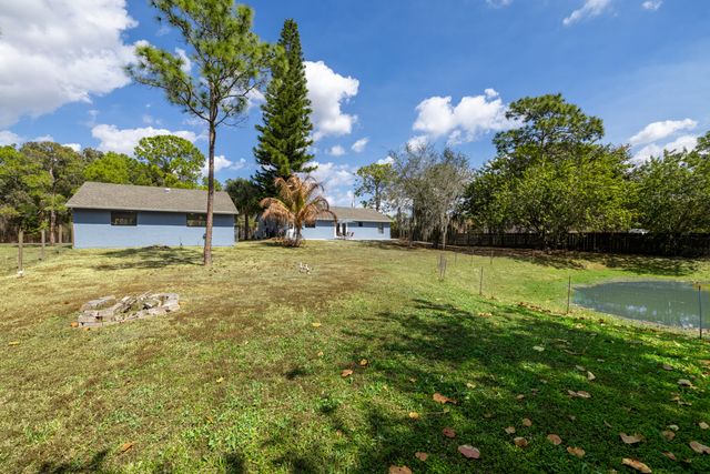 15400 N 76th Road N, Loxahatchee, FL 33470