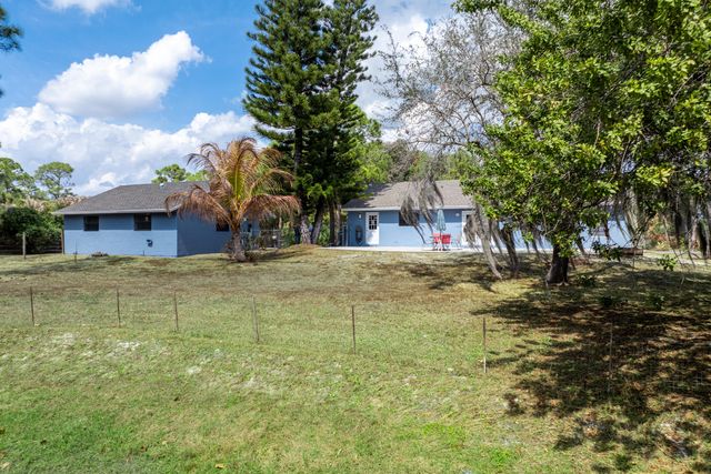 15400 N 76th Road N, Loxahatchee, FL 33470