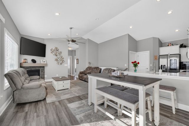 711 Dogwood Lane, Norwalk, IA 50211