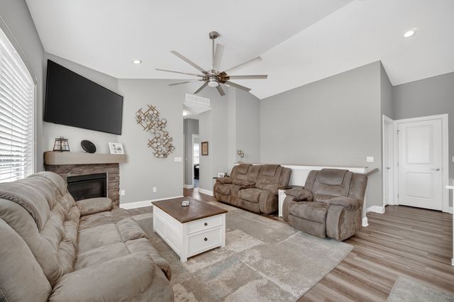 711 Dogwood Lane, Norwalk, IA 50211