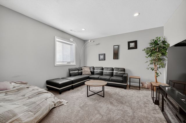 711 Dogwood Lane, Norwalk, IA 50211