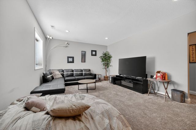 711 Dogwood Lane, Norwalk, IA 50211