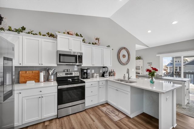 711 Dogwood Lane, Norwalk, IA 50211