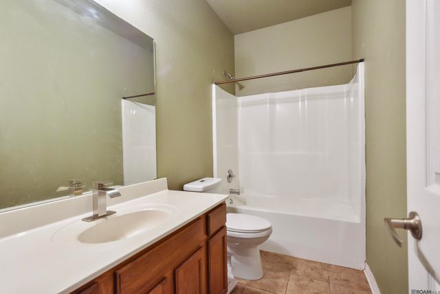 23592 Country Manor Ave, Denham Springs, LA 70726