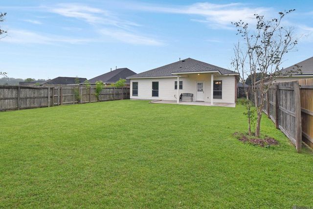 23592 Country Manor Ave, Denham Springs, LA 70726