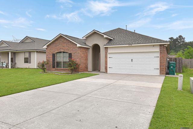 23592 Country Manor Ave, Denham Springs, LA 70726