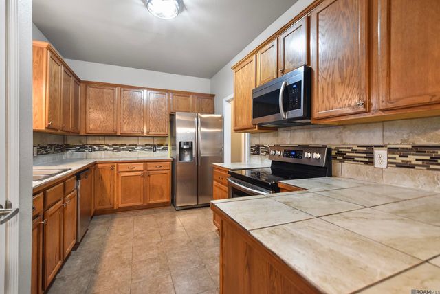 23592 Country Manor Ave, Denham Springs, LA 70726