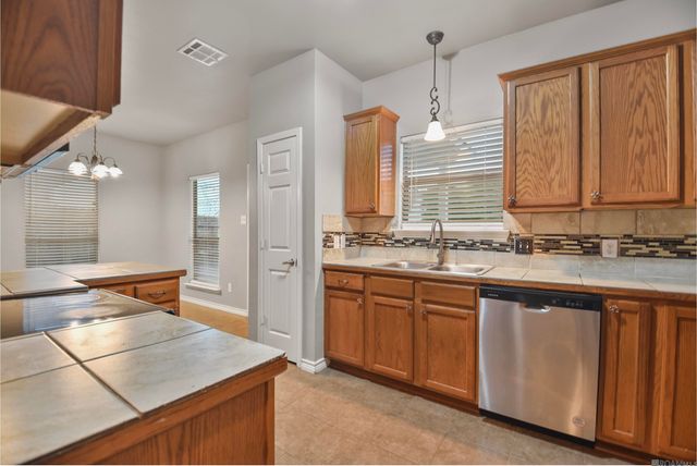 23592 Country Manor Ave, Denham Springs, LA 70726