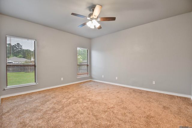 23592 Country Manor Ave, Denham Springs, LA 70726