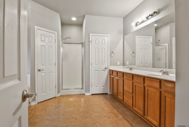 23592 Country Manor Ave, Denham Springs, LA 70726